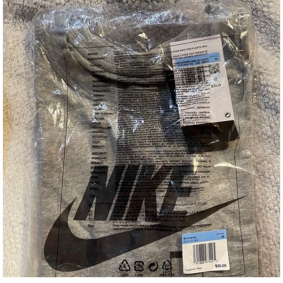 Nike Sportswear Essential Women's Cropped Logo T-Shirt - Picture 4 of 5